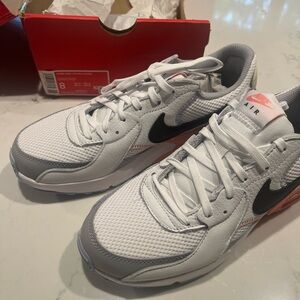 Women’s Nike Air Excee Sneakers Size 8